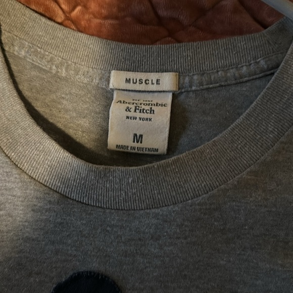 4 Abercrombie and Fitch T-shirts size men’s medium - Picture 7 of 9